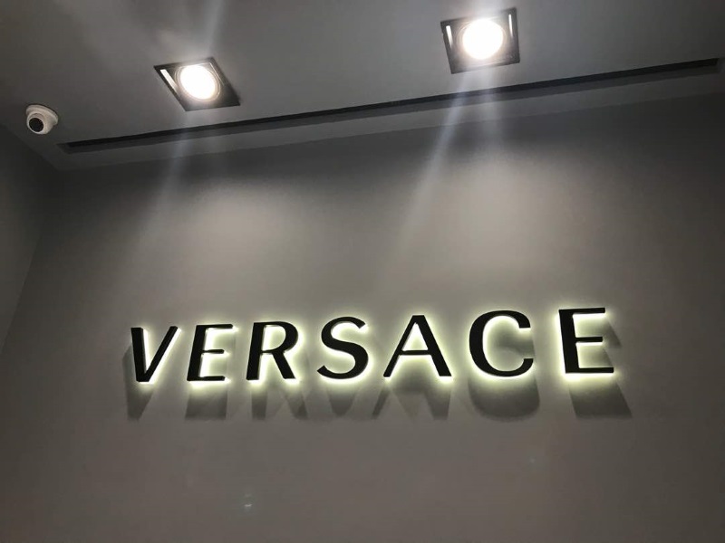 Signage - Versace